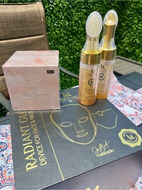 BUNDLE!!!!! Radiant Glow Face & Neck Device with Facial Cleanser and Snail Mask!